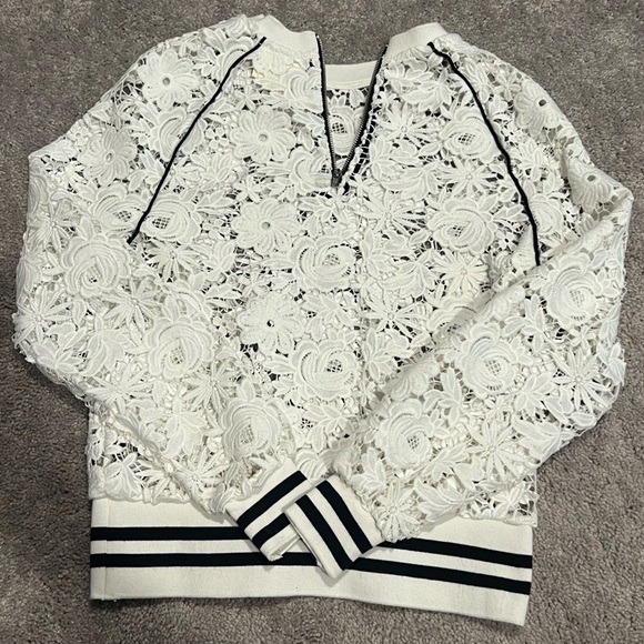 Floral Top - Picture 1 of 2